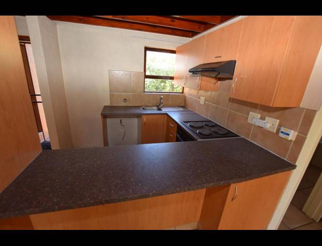 1 BEDROOM APARTMENT FOR SALE IN LONEHILL